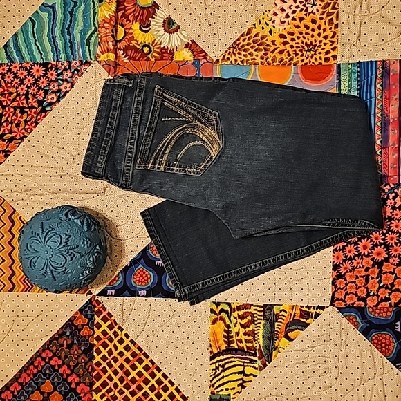 Apt. 9 Denim - Apt. 9 capri size 8 dark blue jeans